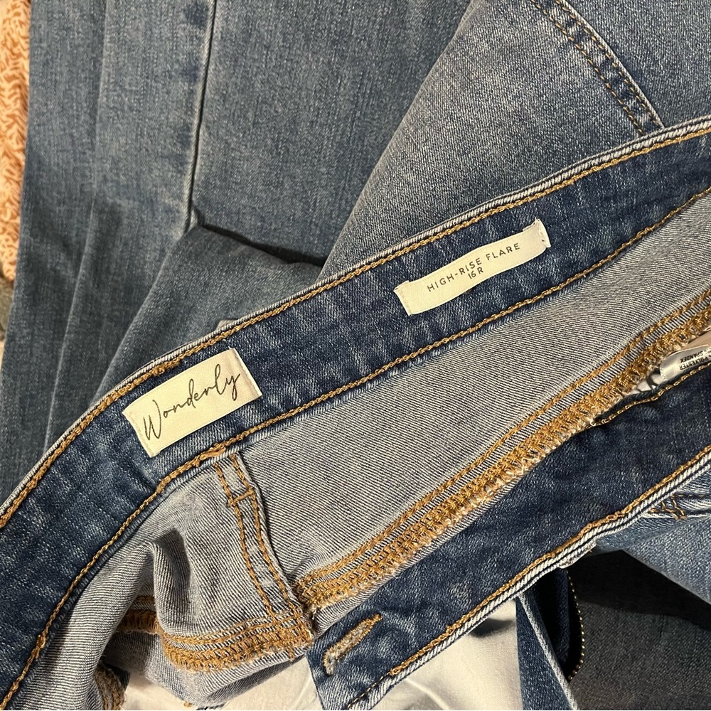 High Rise Flare Jeans - Picture 5 of 6